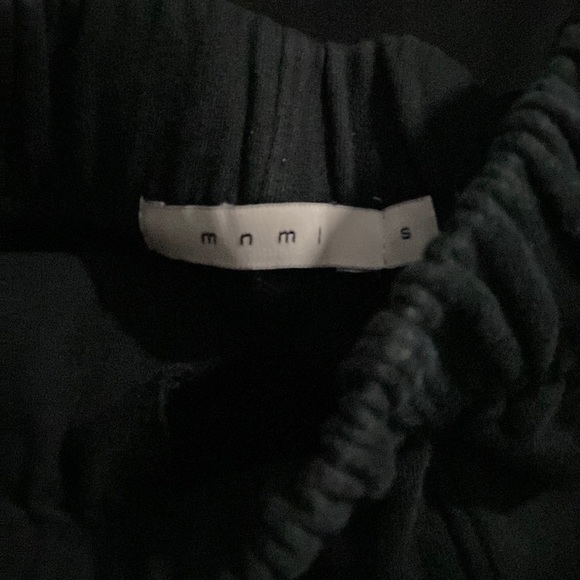 Men’s black sweatshorts - MNML La - Picture 2 of 2